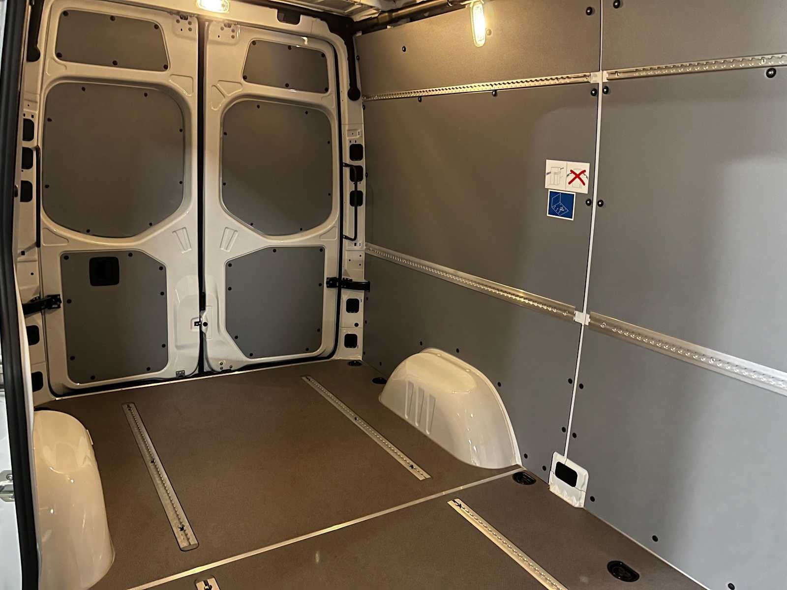 2026 Mercedes-Benz Sprinter Cargo 2500 Standard Roof I4 Diesel 144 RWD