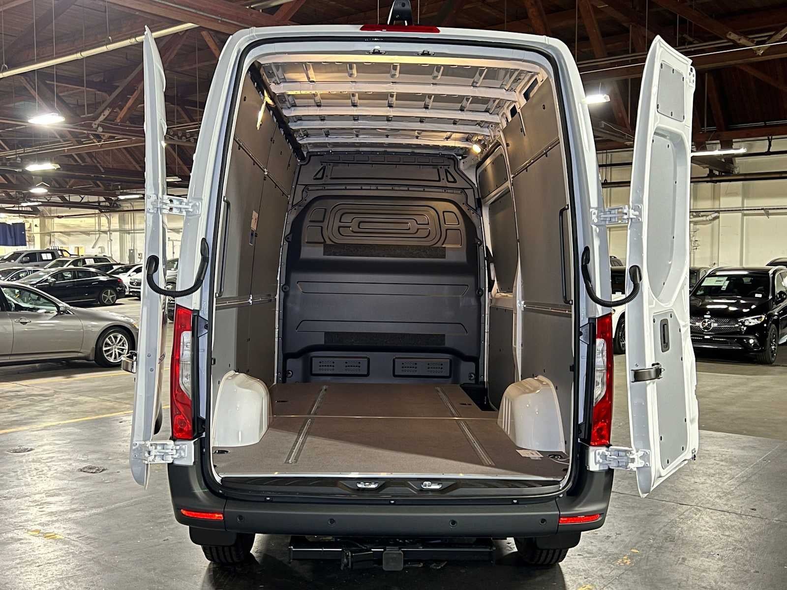 2026 Mercedes-Benz Sprinter Cargo 2500 Standard Roof I4 Diesel 144 RWD