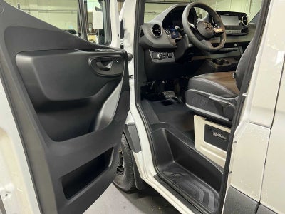 2026 Mercedes-Benz Sprinter Cargo 2500 Standard Roof I4 Diesel 144 RWD