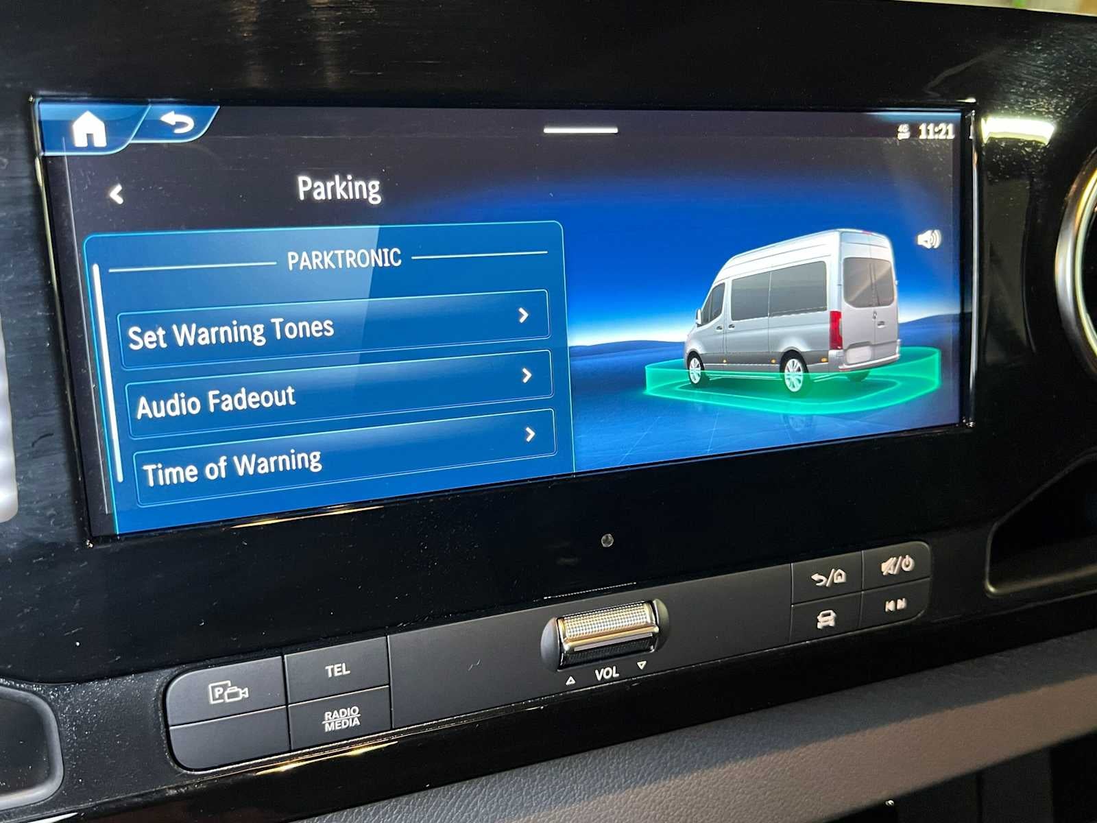 2026 Mercedes-Benz Sprinter Cargo 2500 Standard Roof I4 Diesel 144 RWD