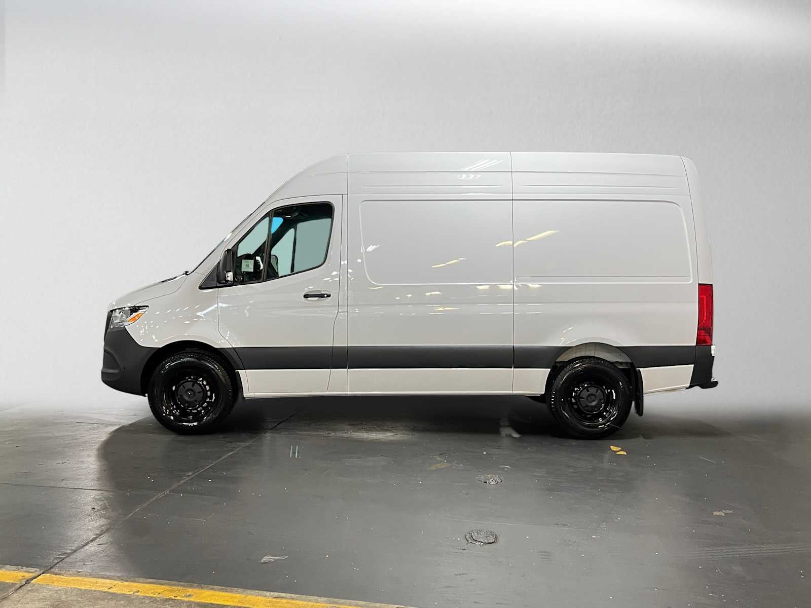 2026 Mercedes-Benz Sprinter Cargo 2500 Standard Roof I4 Diesel 144 RWD