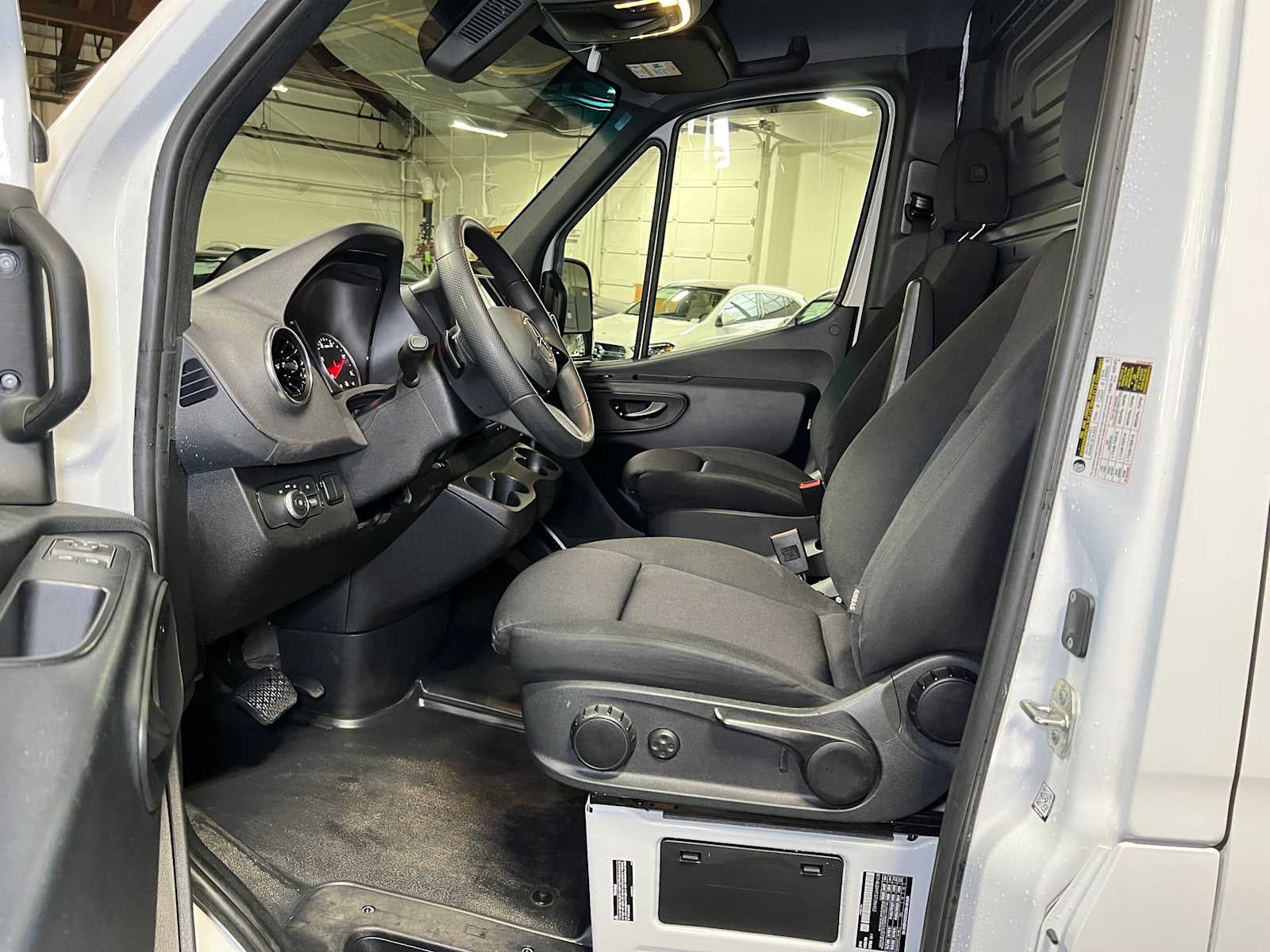 2025 Mercedes-Benz Sprinter Cargo Van 2500 Standard Roof I4 Diesel 144" RWD