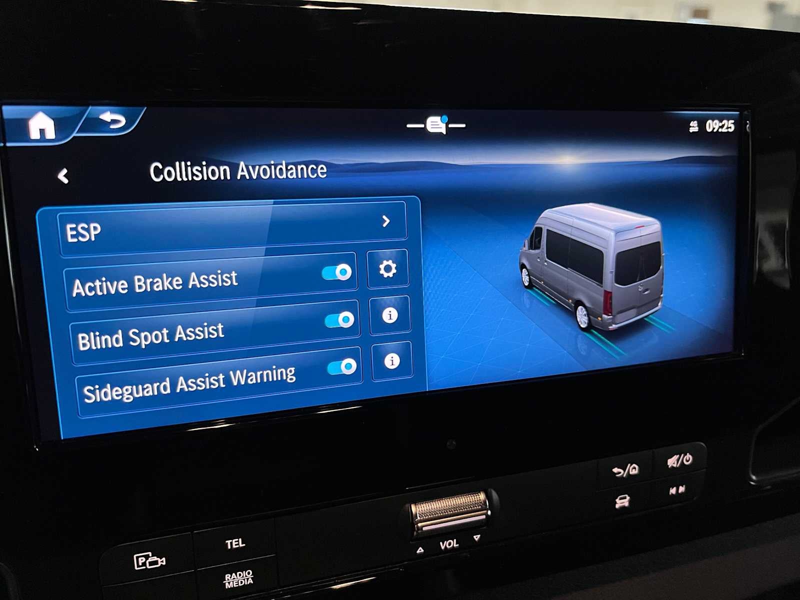 2025 Mercedes-Benz Sprinter Cargo Van 2500 Standard Roof I4 Diesel 144" RWD