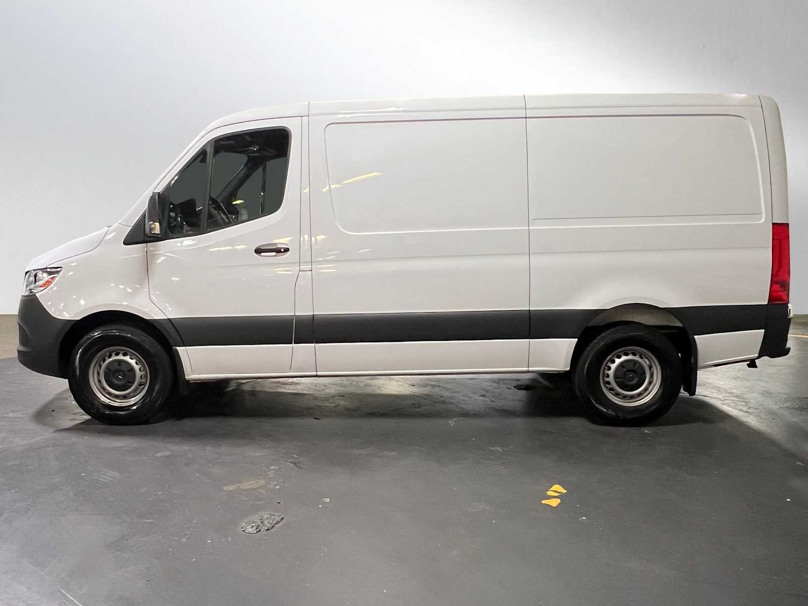 2025 Mercedes-Benz Sprinter Cargo Van 2500 Standard Roof I4 Diesel 144" RWD