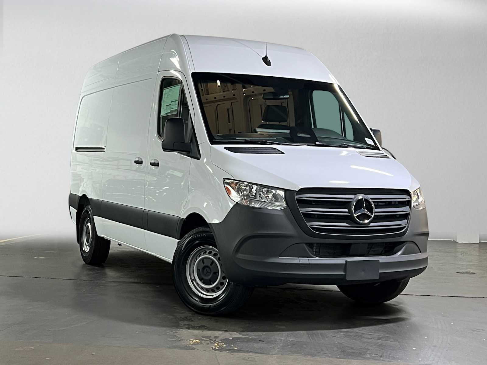 2025 Mercedes-Benz Sprinter Cargo Van 2500 Standard Roof I4 Diesel 144 RWD