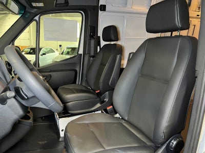 2025 Mercedes-Benz Sprinter Cargo Van 2500 Standard Roof I4 Diesel 144 RWD