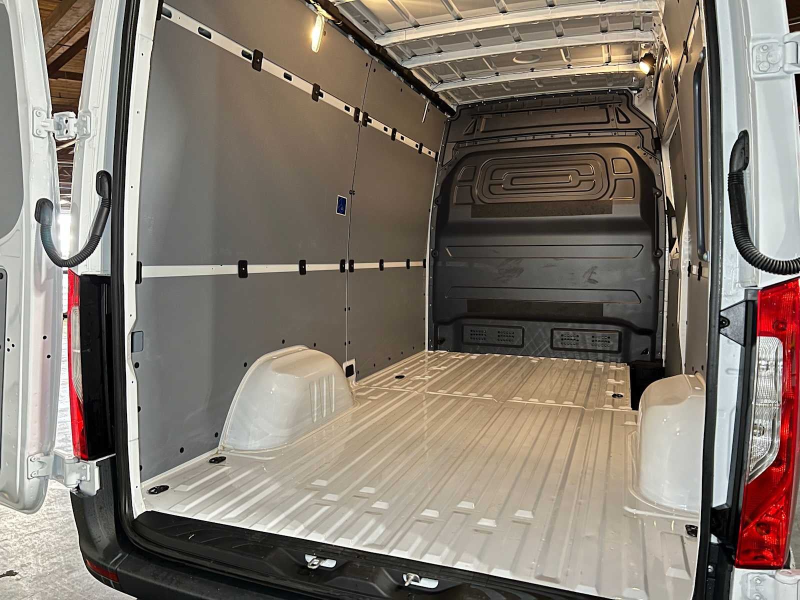 2025 Mercedes-Benz Sprinter Cargo Van 2500 Standard Roof I4 Diesel 144 RWD