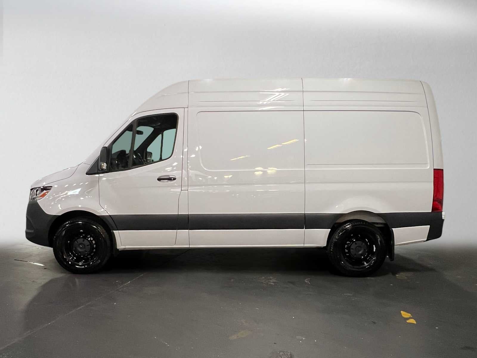 2026 Mercedes-Benz Sprinter Cargo 2500 Standard Roof I4 Diesel 144 RWD