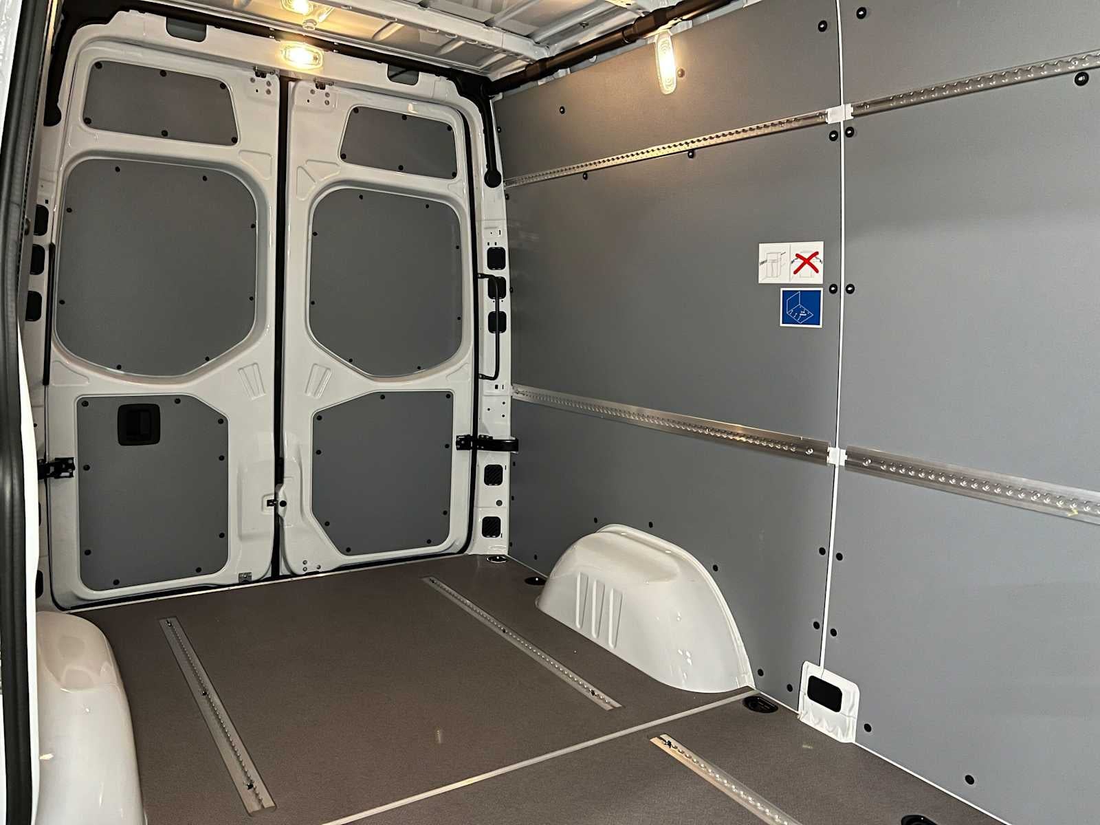 2026 Mercedes-Benz Sprinter 2500 Standard Roof I4 Diesel 144 RWD