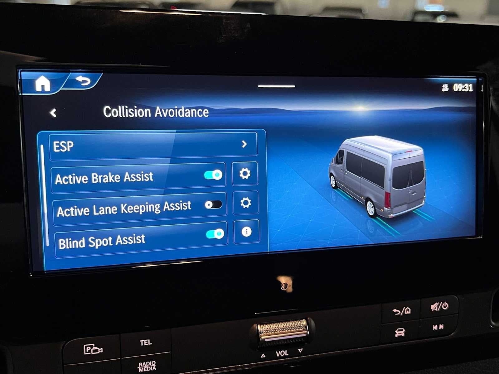 2026 Mercedes-Benz Sprinter 2500 Standard Roof I4 Diesel 144 RWD