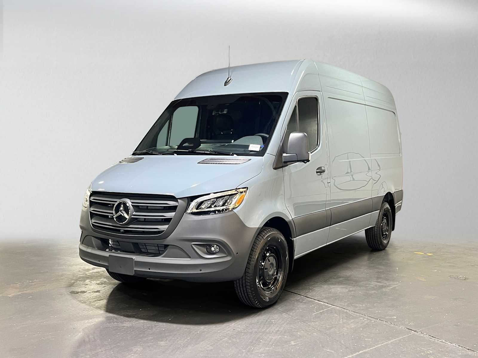 2026 Mercedes-Benz Sprinter Cargo 2500 Standard Roof I4 Diesel 144 RWD