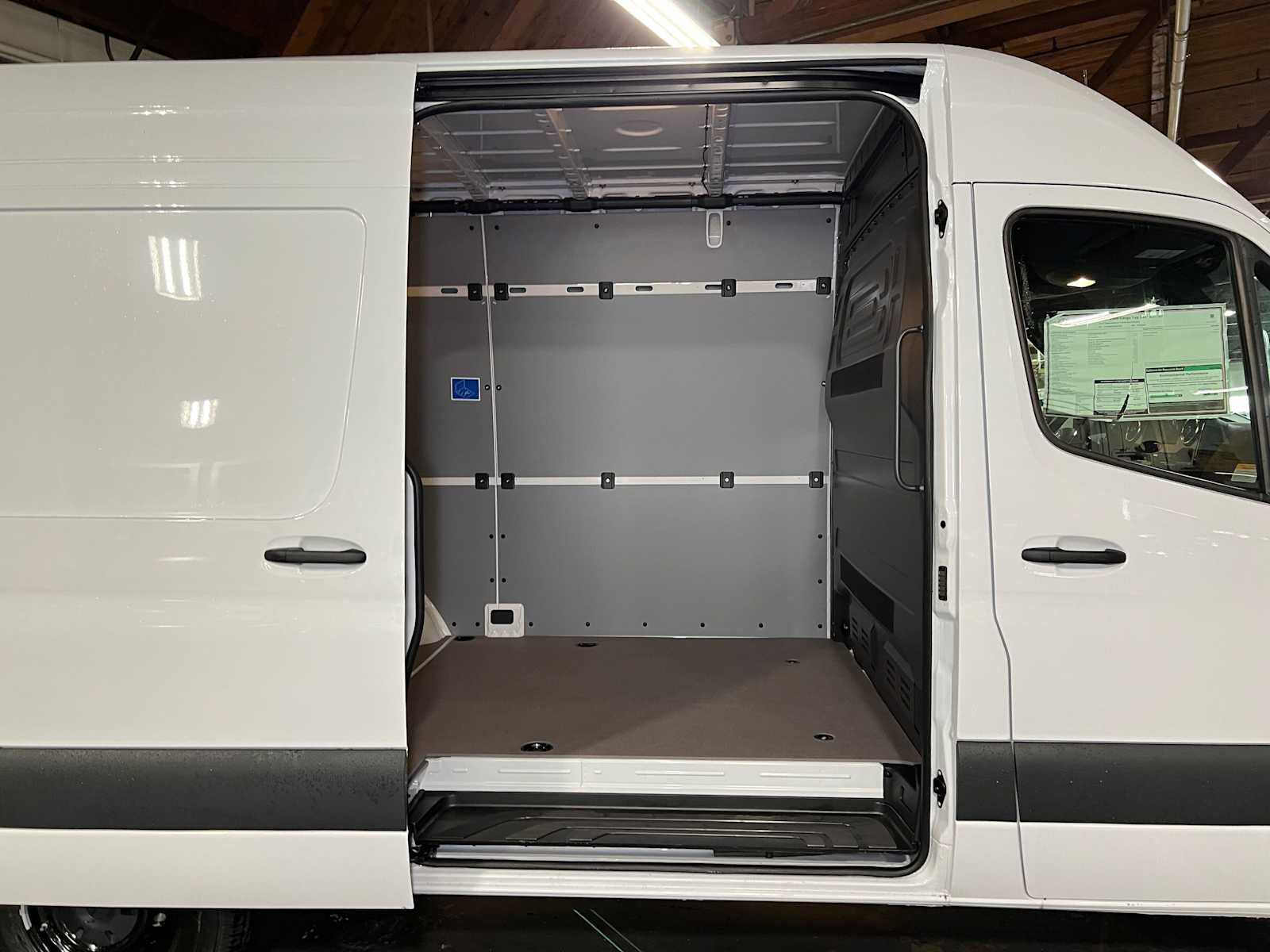 2026 Mercedes-Benz Sprinter 2500 Standard Roof I4 Diesel 144 RWD