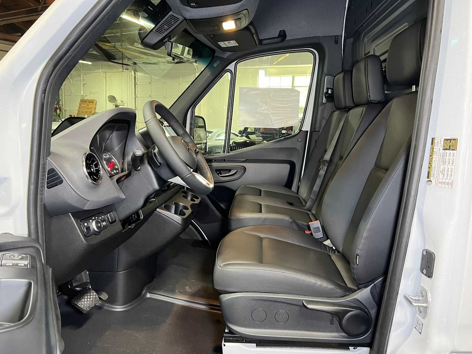 2026 Mercedes-Benz Sprinter 2500 Standard Roof I4 Diesel 144 RWD