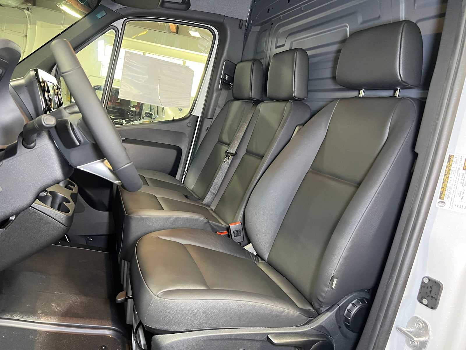2026 Mercedes-Benz Sprinter 2500 Standard Roof I4 Diesel 144 RWD