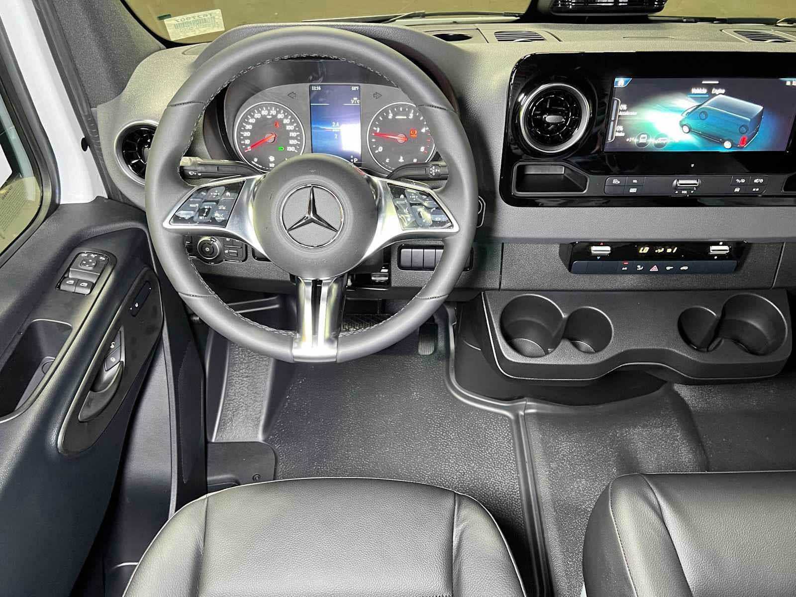 2026 Mercedes-Benz Sprinter 2500 Standard Roof I4 Diesel 144 RWD
