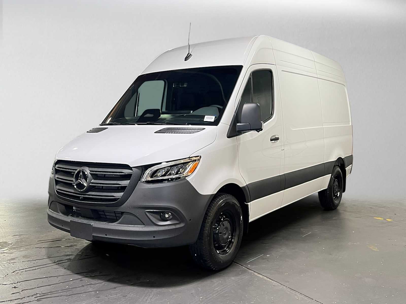 2026 Mercedes-Benz Sprinter 2500 Standard Roof I4 Diesel 144 RWD