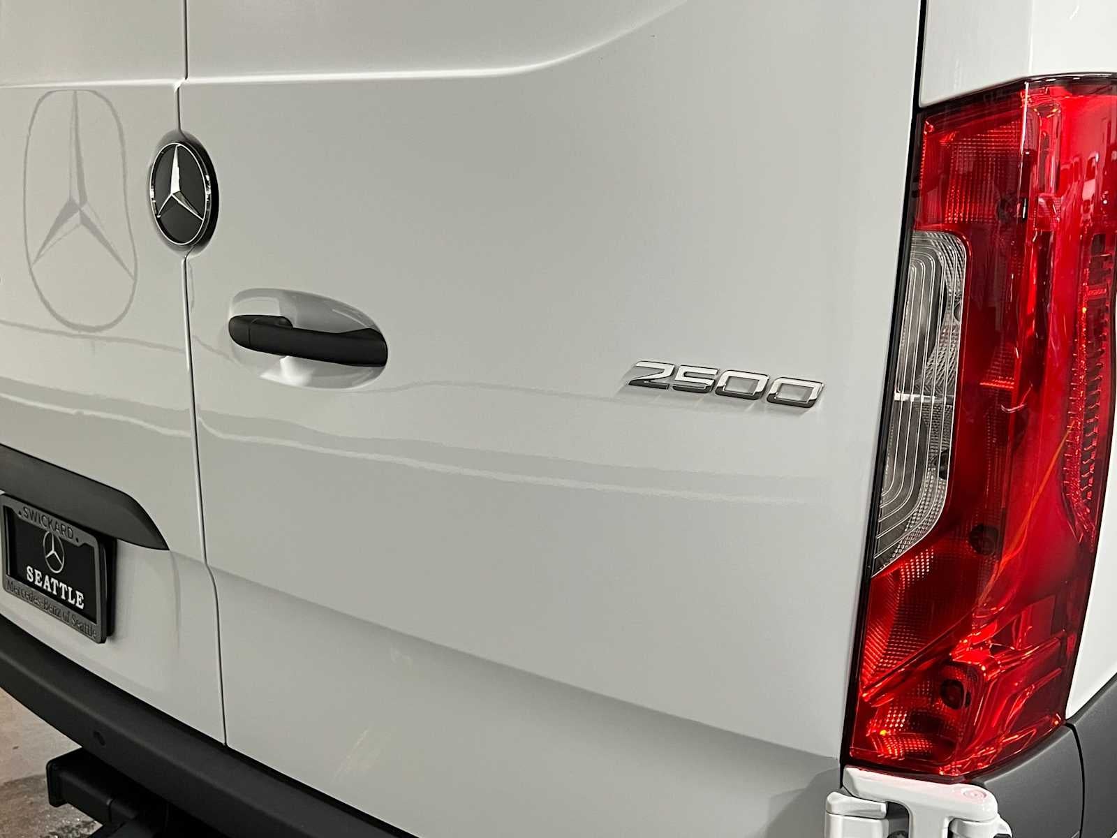 2026 Mercedes-Benz Sprinter 2500 Standard Roof I4 Diesel 144 RWD