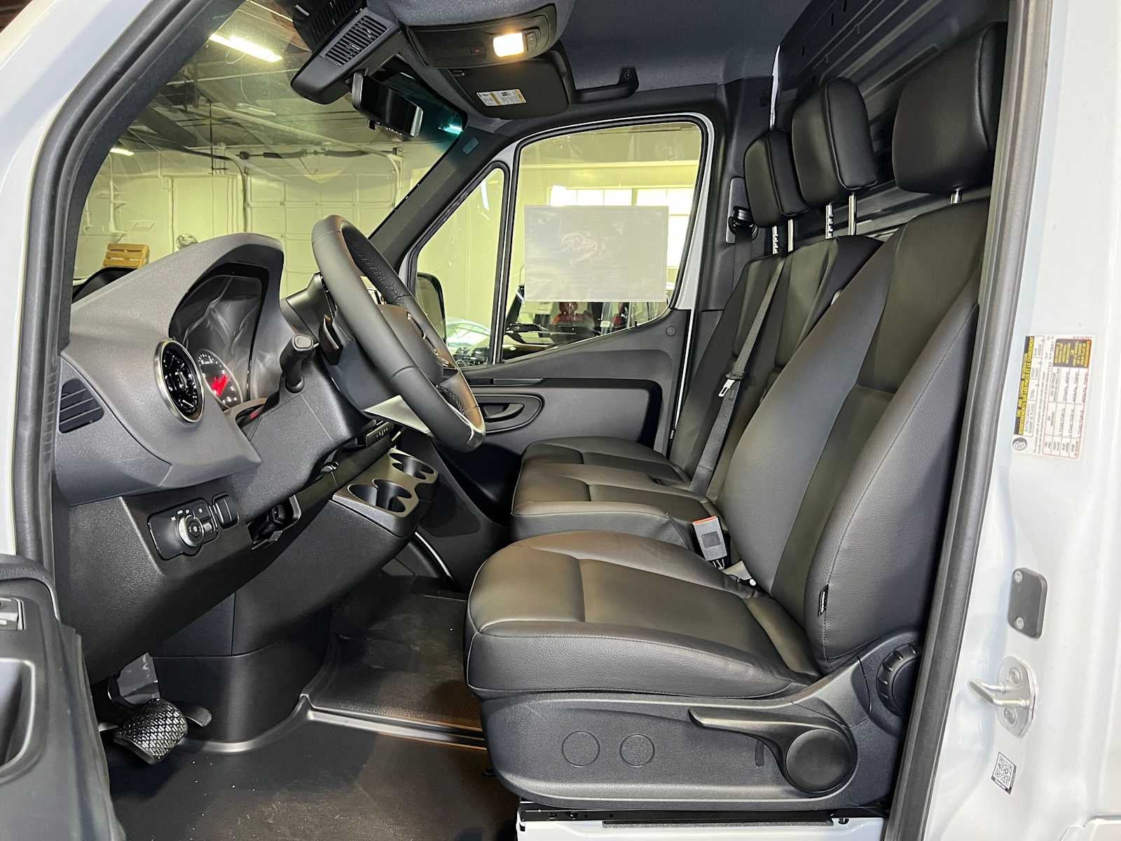 2026 Mercedes-Benz Sprinter 2500 Standard Roof I4 Diesel 144 RWD