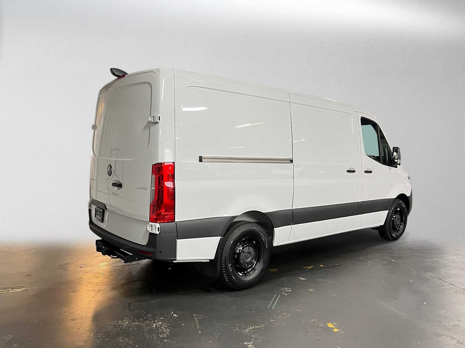 2026 Mercedes-Benz Sprinter 2500 Standard Roof I4 Diesel 144 RWD