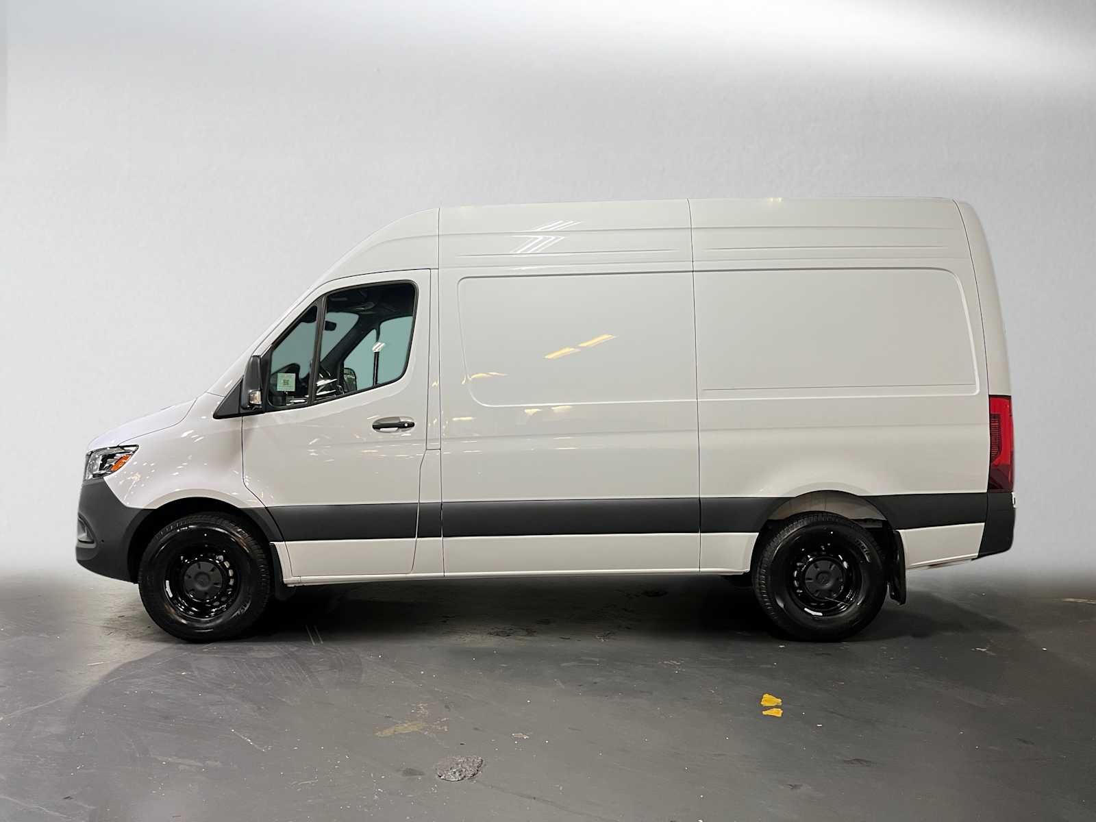 2026 Mercedes-Benz Sprinter Cargo 2500 Standard Roof I4 Diesel 144 RWD