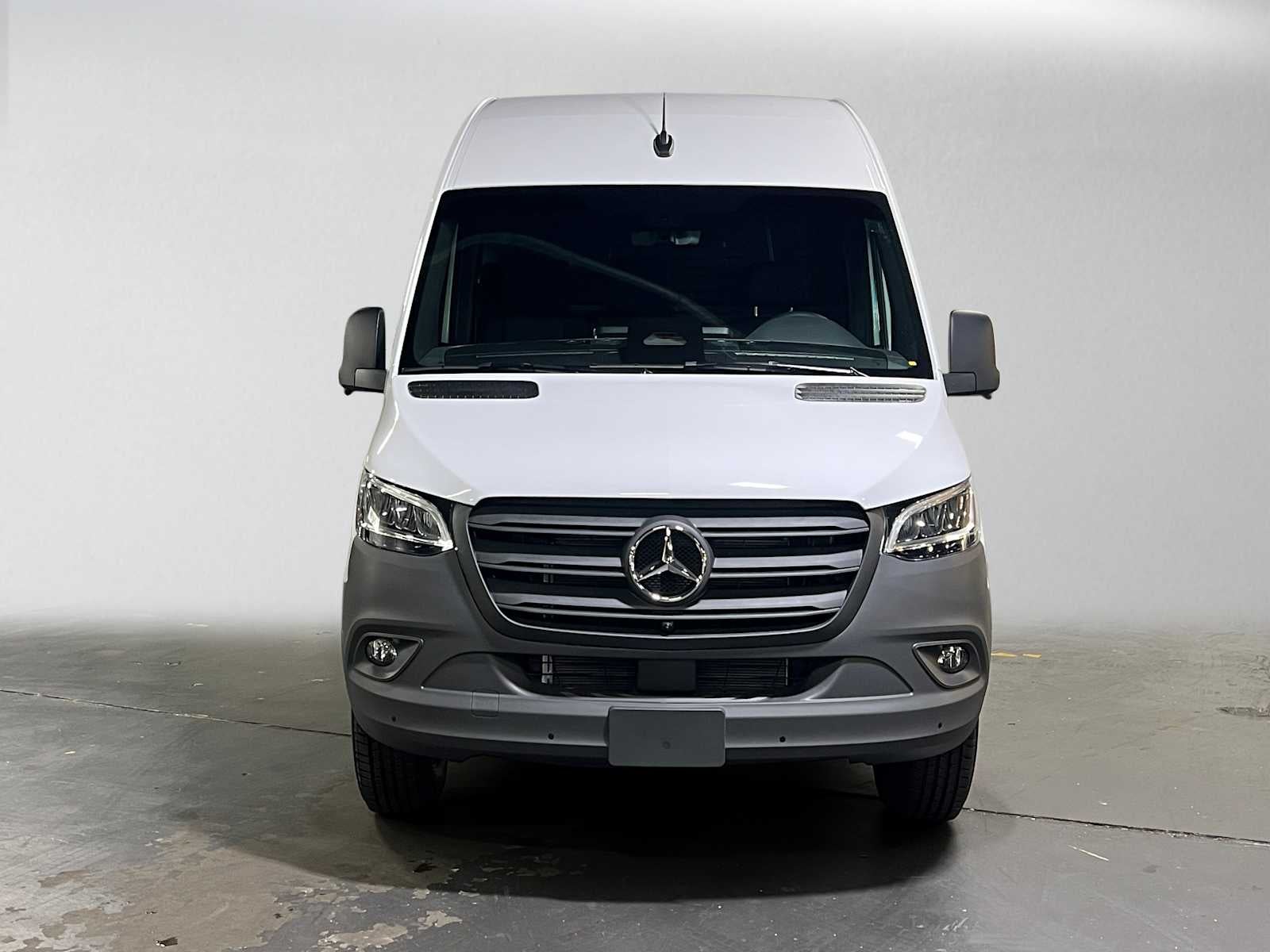 2026 Mercedes-Benz Sprinter Cargo 2500 Standard Roof I4 Diesel 144 RWD
