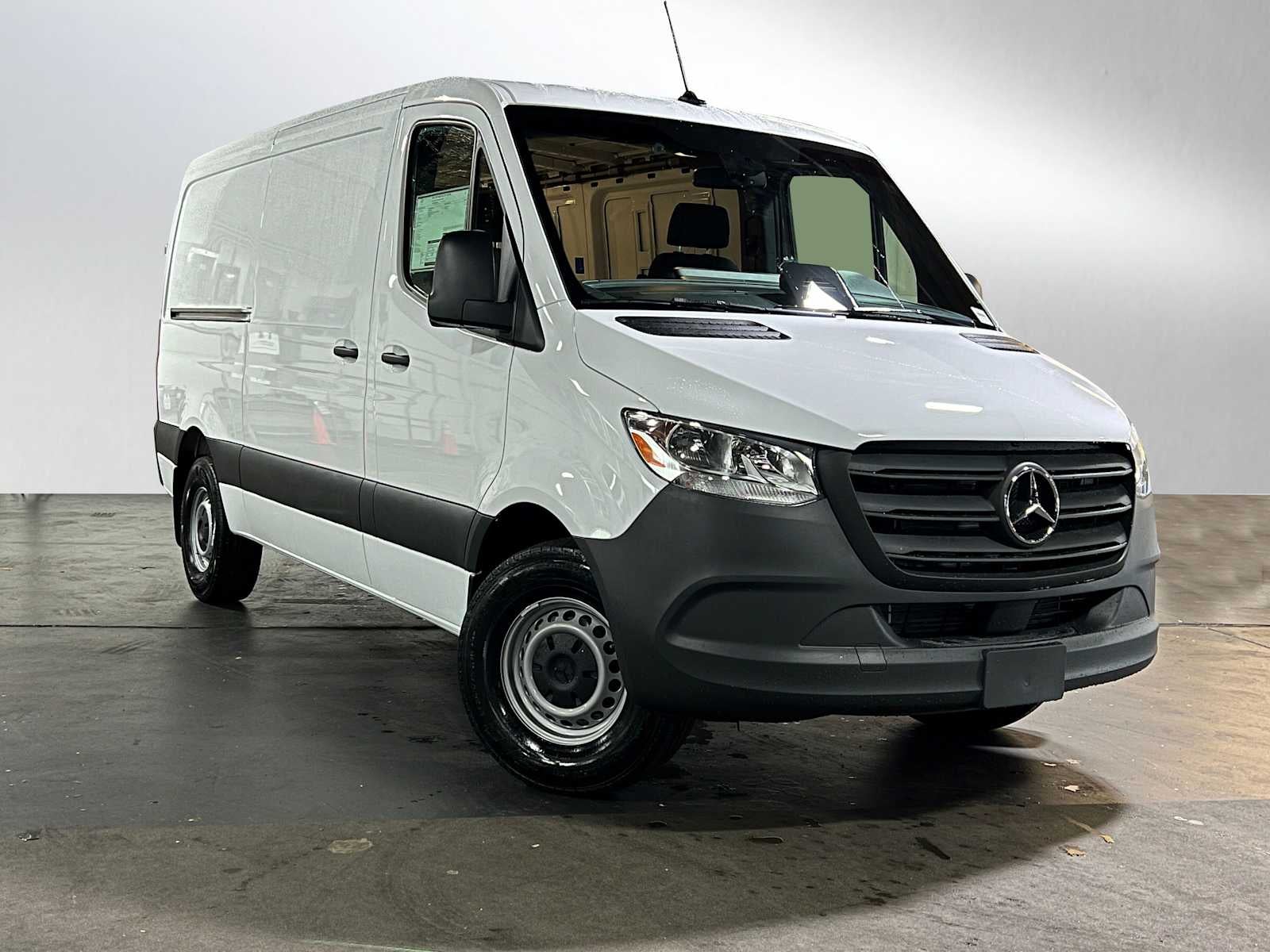 2025 Mercedes-Benz Sprinter Cargo Van 2500 Standard Roof I4 Diesel 144" RWD