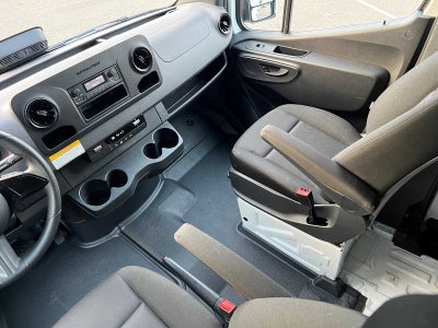 2025 Mercedes-Benz Sprinter Cargo 2500 Standard Roof I4 Diesel 144 RWD