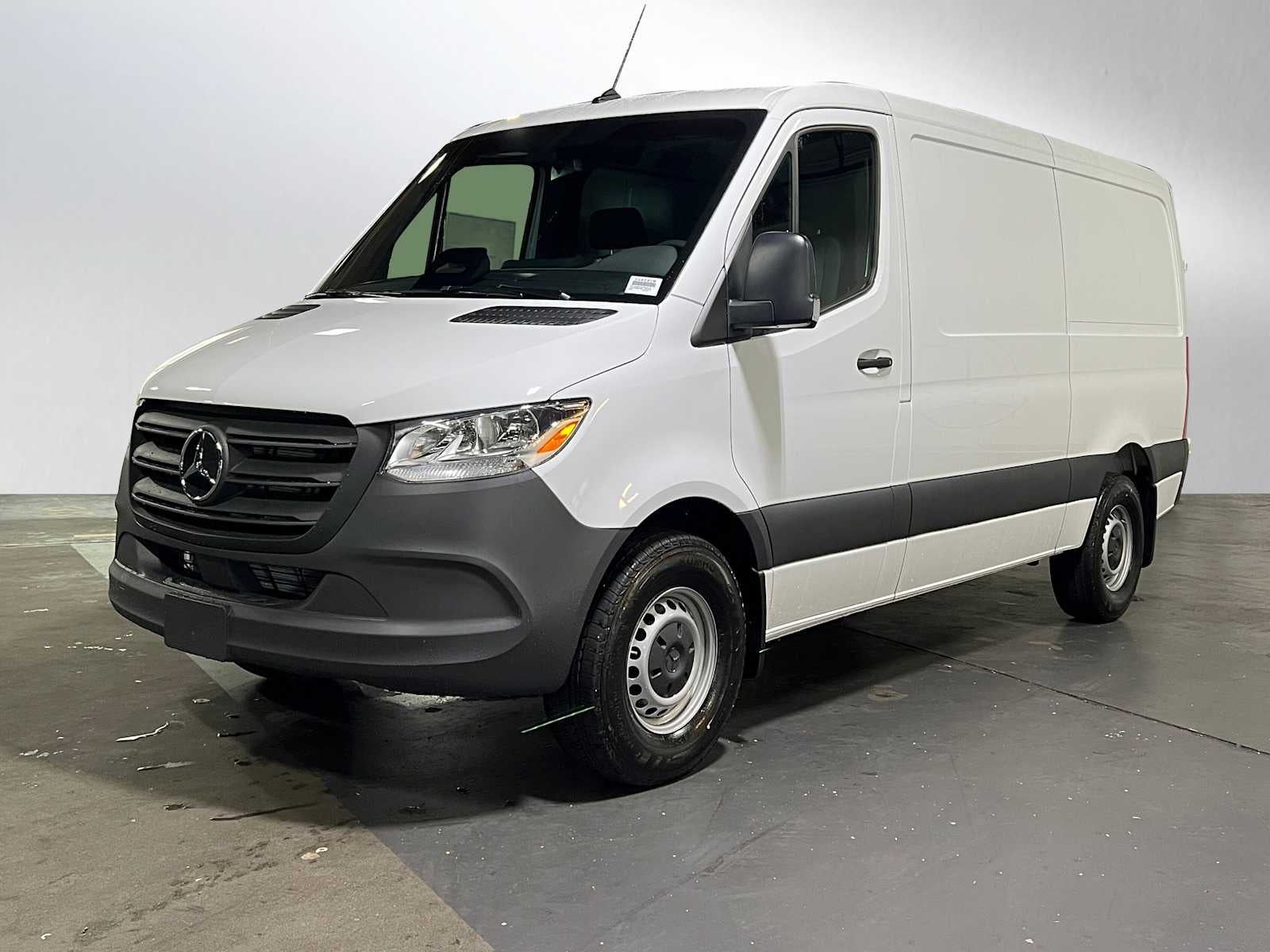 2025 Mercedes-Benz Sprinter Cargo Van 2500 Standard Roof I4 Diesel 144" RWD
