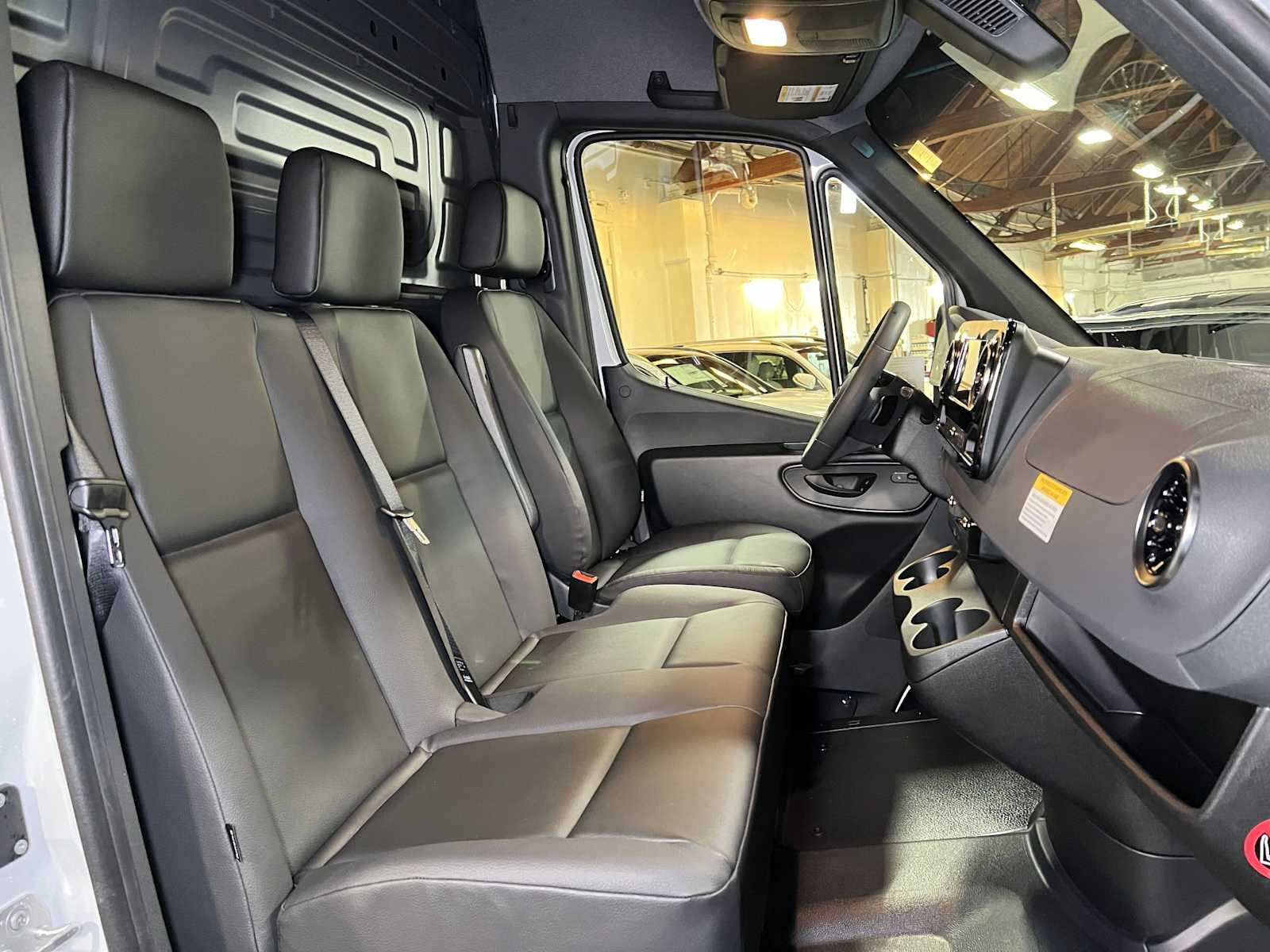 2026 Mercedes-Benz Sprinter 2500 Standard Roof I4 Diesel 144 RWD
