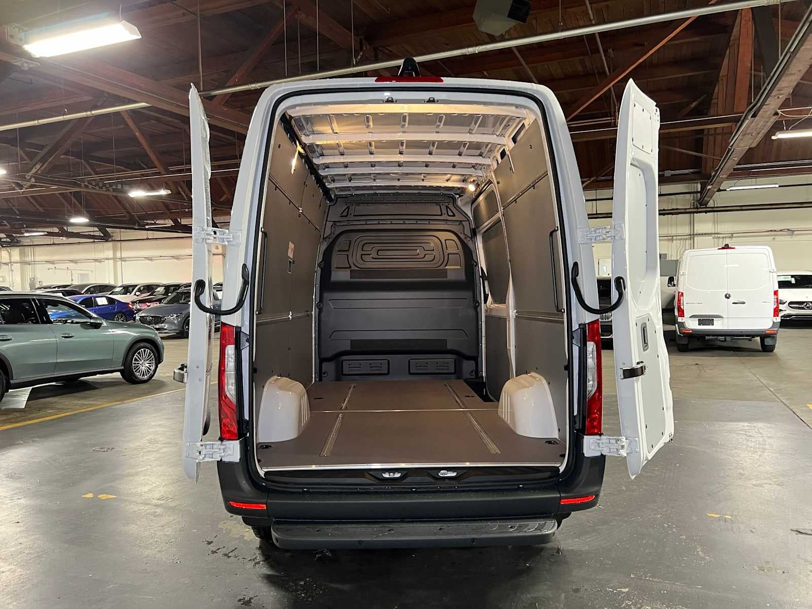 2026 Mercedes-Benz Sprinter 2500 Standard Roof I4 Diesel 144 RWD
