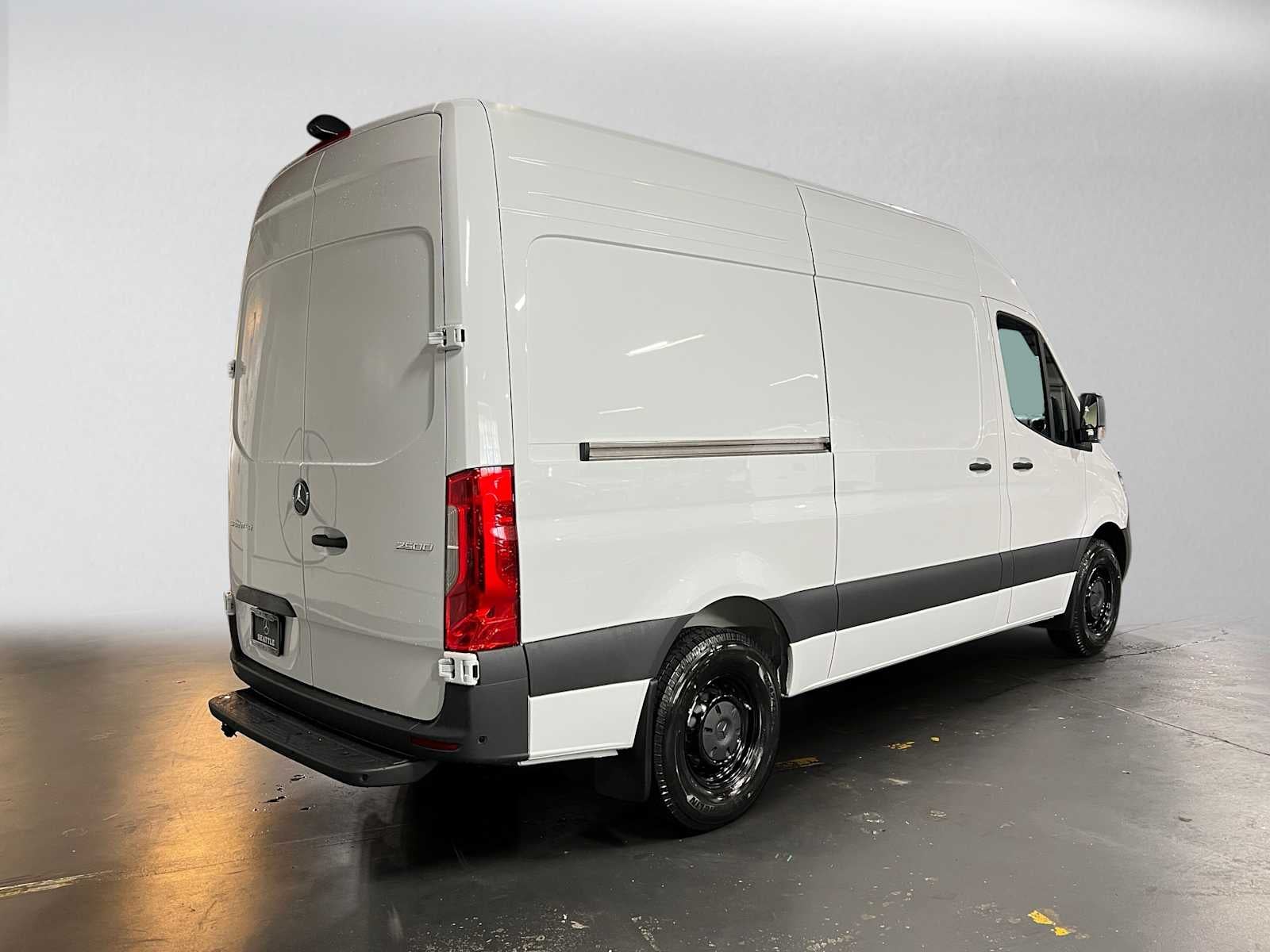 2026 Mercedes-Benz Sprinter 2500 Standard Roof I4 Diesel 144 RWD