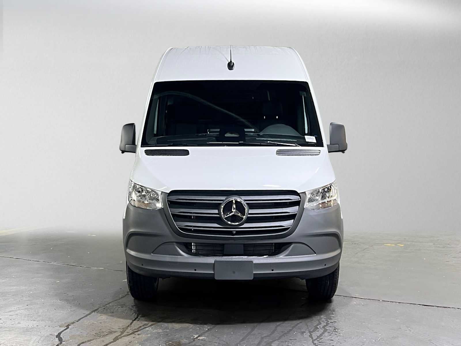 2026 Mercedes-Benz Sprinter 2500 Standard Roof I4 Diesel 144 RWD