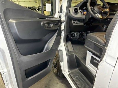 2026 Mercedes-Benz Sprinter Cargo 2500 Standard Roof I4 Diesel 144 RWD