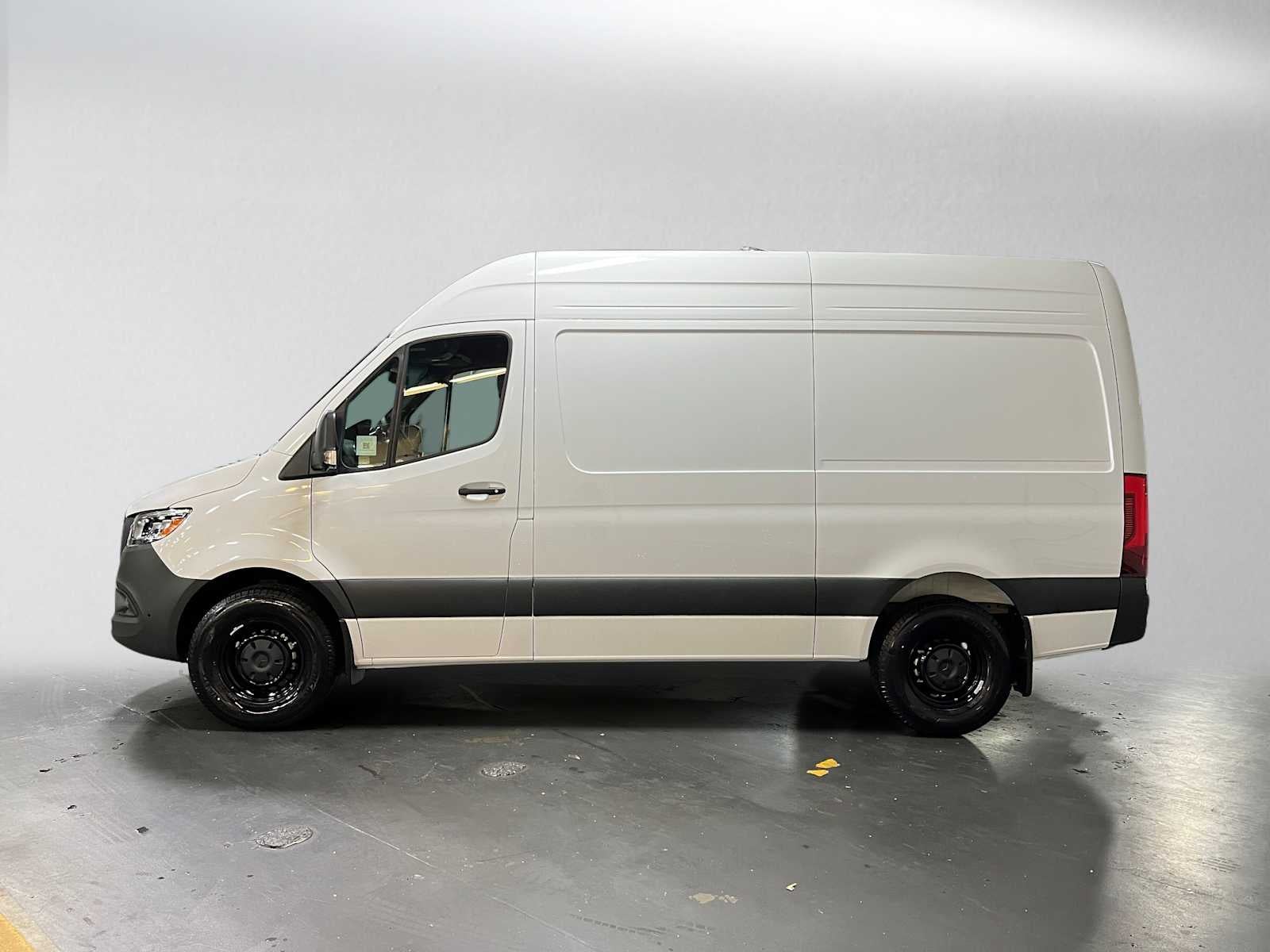 2026 Mercedes-Benz Sprinter Cargo 2500 Standard Roof I4 Diesel 144 RWD