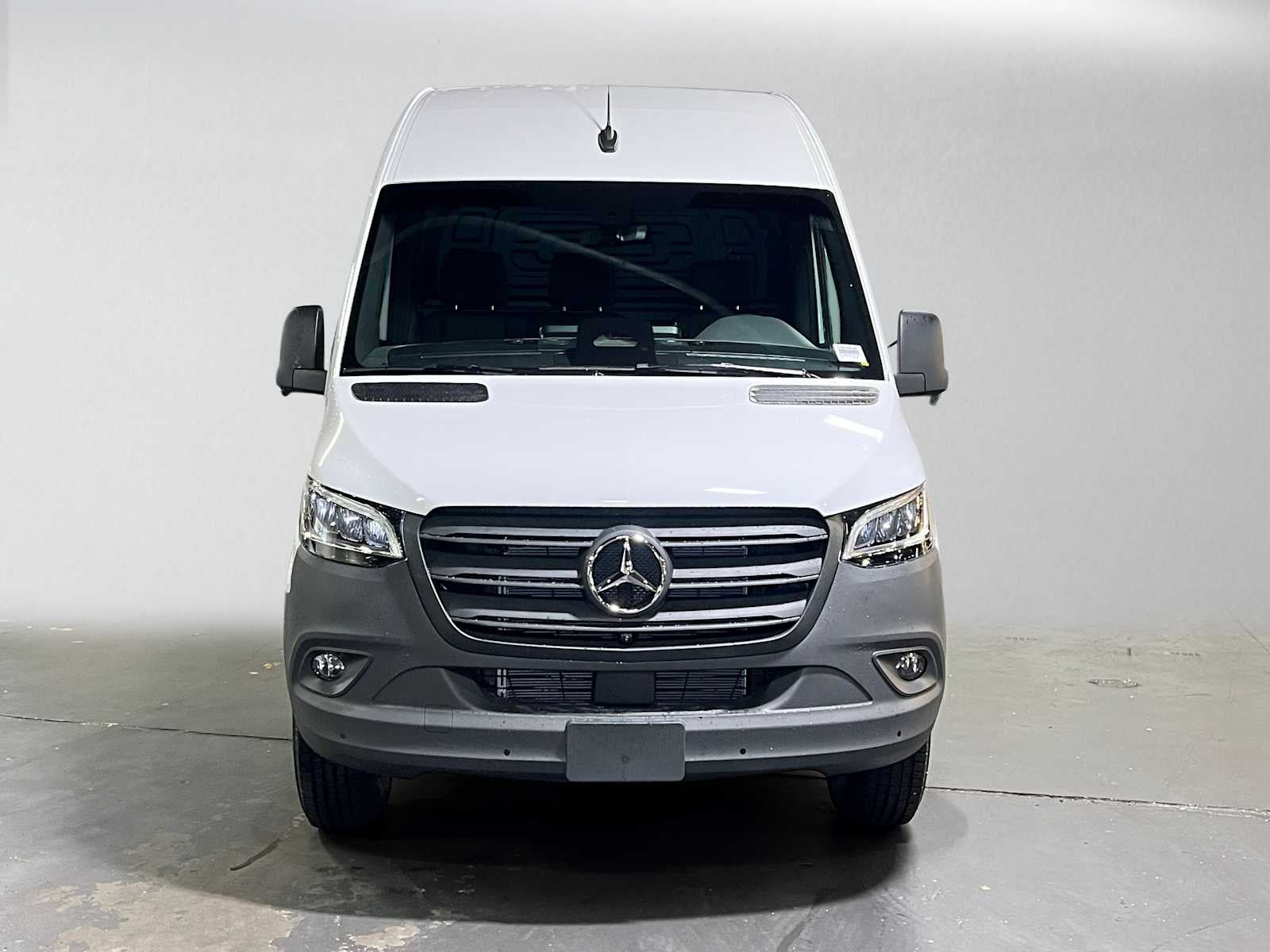 2026 Mercedes-Benz Sprinter Cargo 2500 Standard Roof I4 Diesel 144 RWD