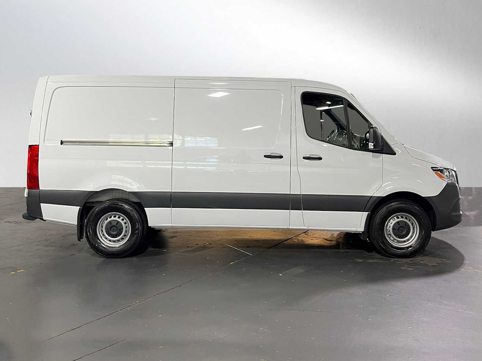 2025 Mercedes-Benz Sprinter Cargo Van 2500 Standard Roof I4 Diesel 144" RWD