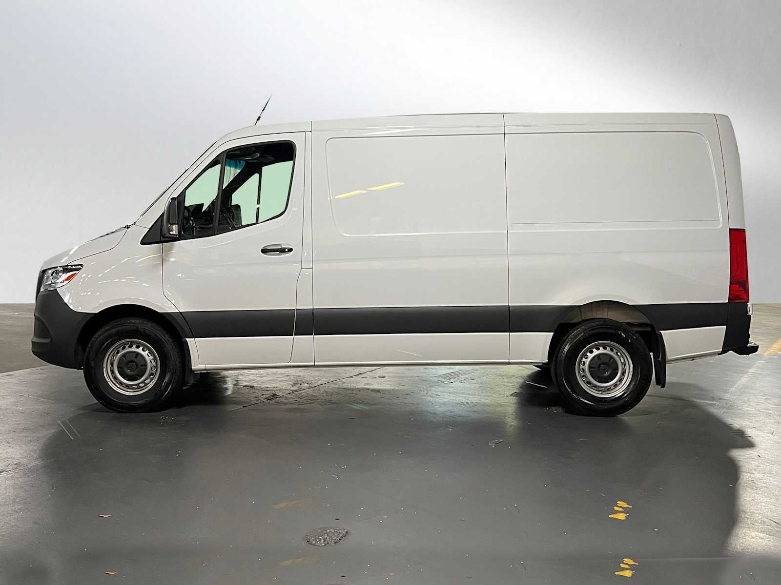 2025 Mercedes-Benz Sprinter Cargo Van 2500 Standard Roof I4 Diesel 144" RWD