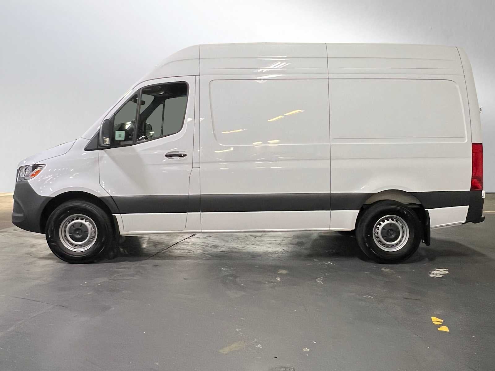 2025 Mercedes-Benz Sprinter Cargo Van 2500 Standard Roof I4 Diesel 144 RWD
