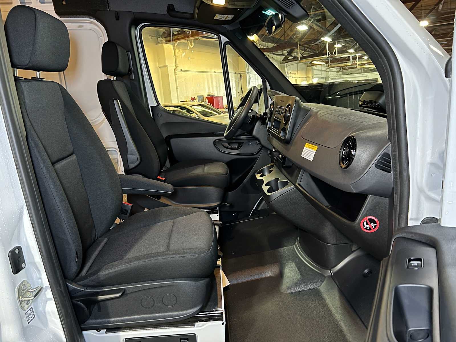 2025 Mercedes-Benz Sprinter Cargo Van 2500 Standard Roof I4 Diesel 144" RWD