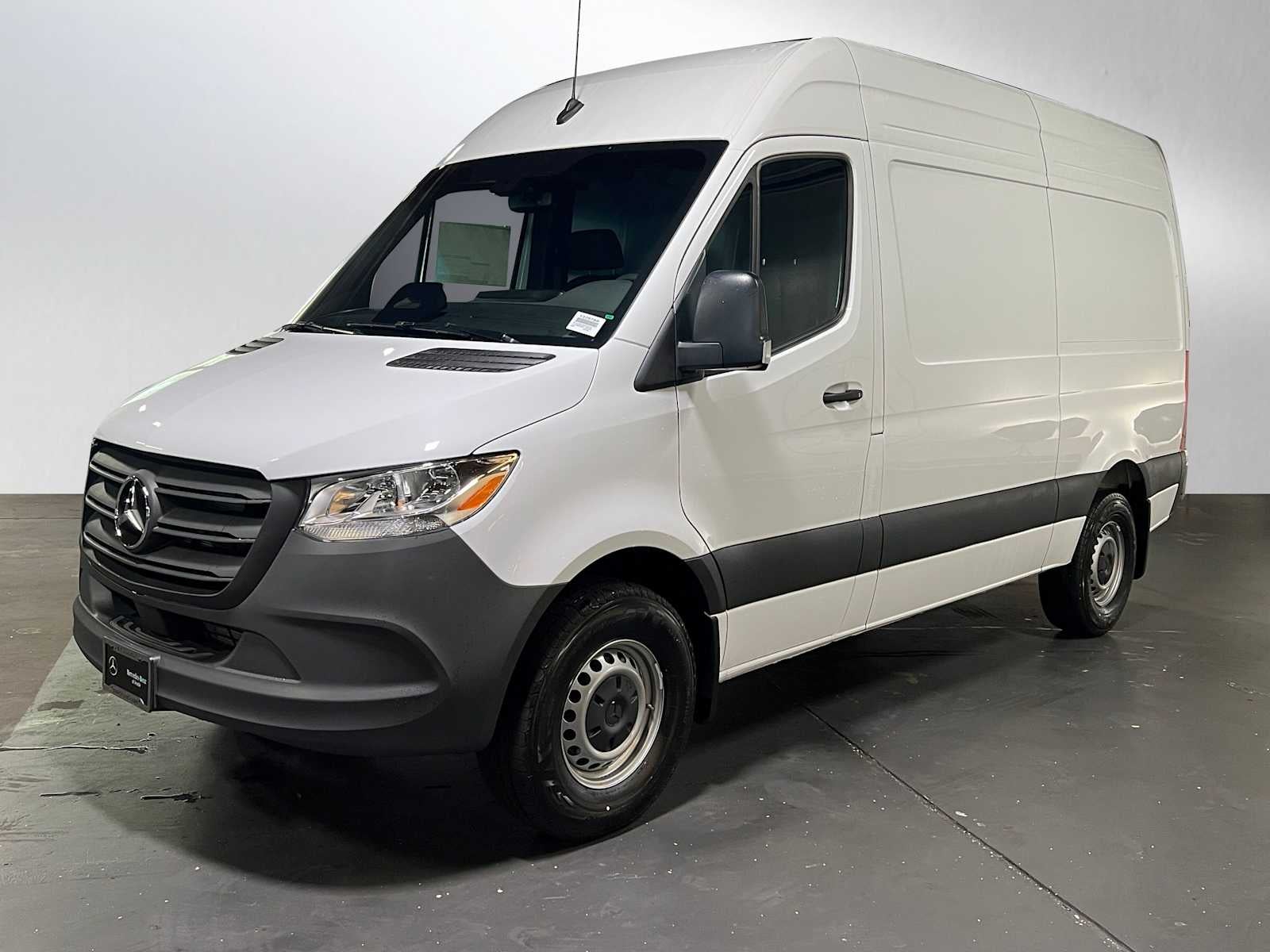 2025 Mercedes-Benz Sprinter Cargo Van 2500 Standard Roof I4 Diesel 144" RWD