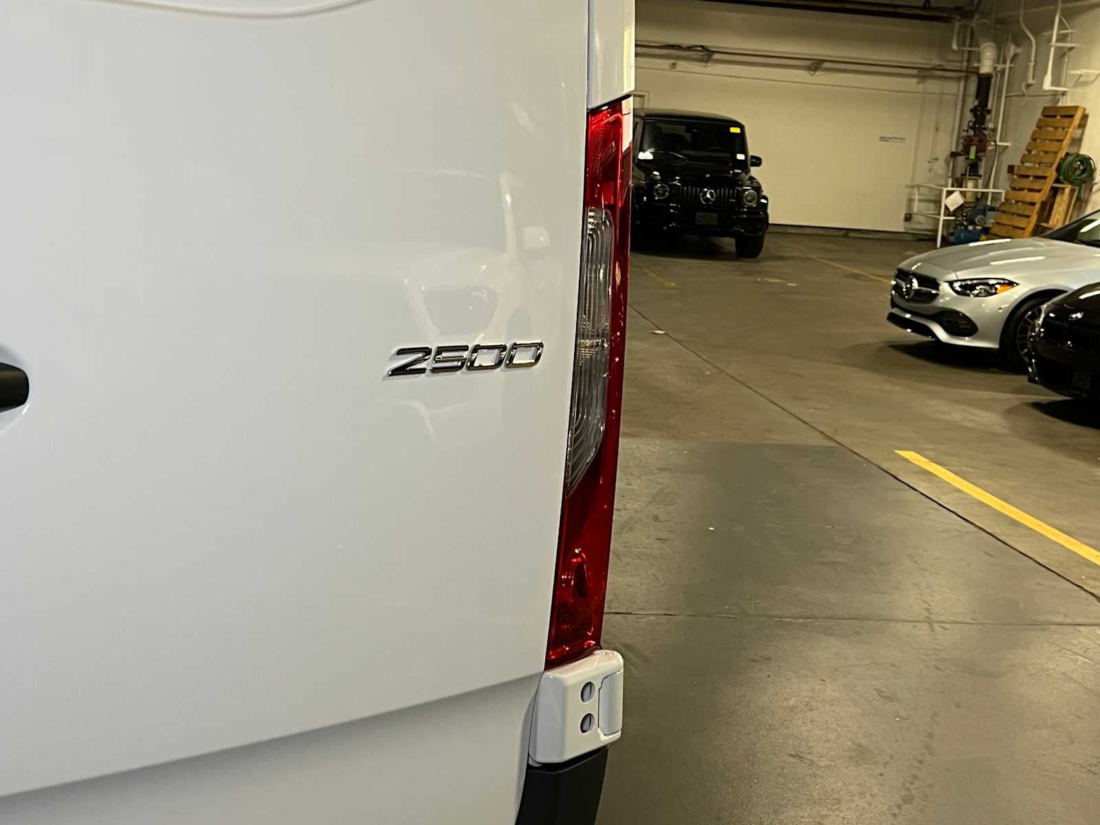 2025 Mercedes-Benz Sprinter Cargo Van 2500 Standard Roof I4 Diesel 144" RWD