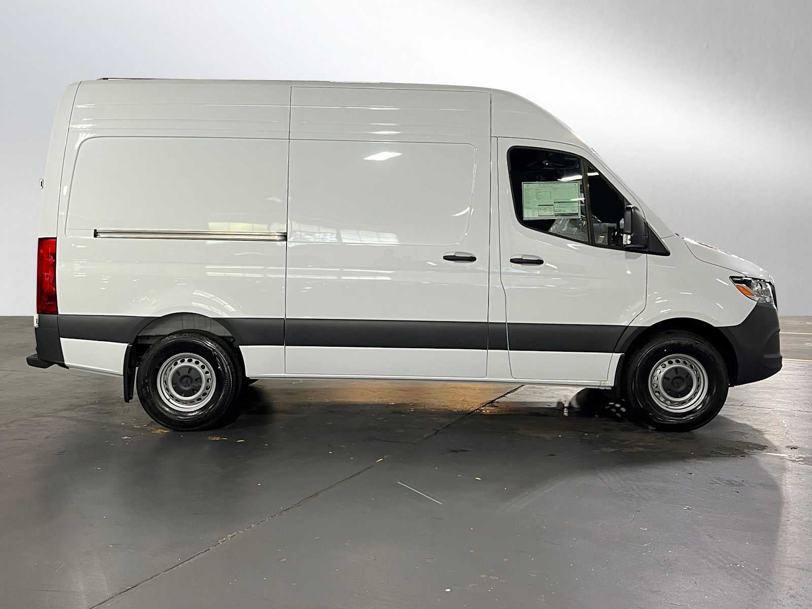 2025 Mercedes-Benz Sprinter Cargo Van 2500 Standard Roof I4 Diesel 144" RWD