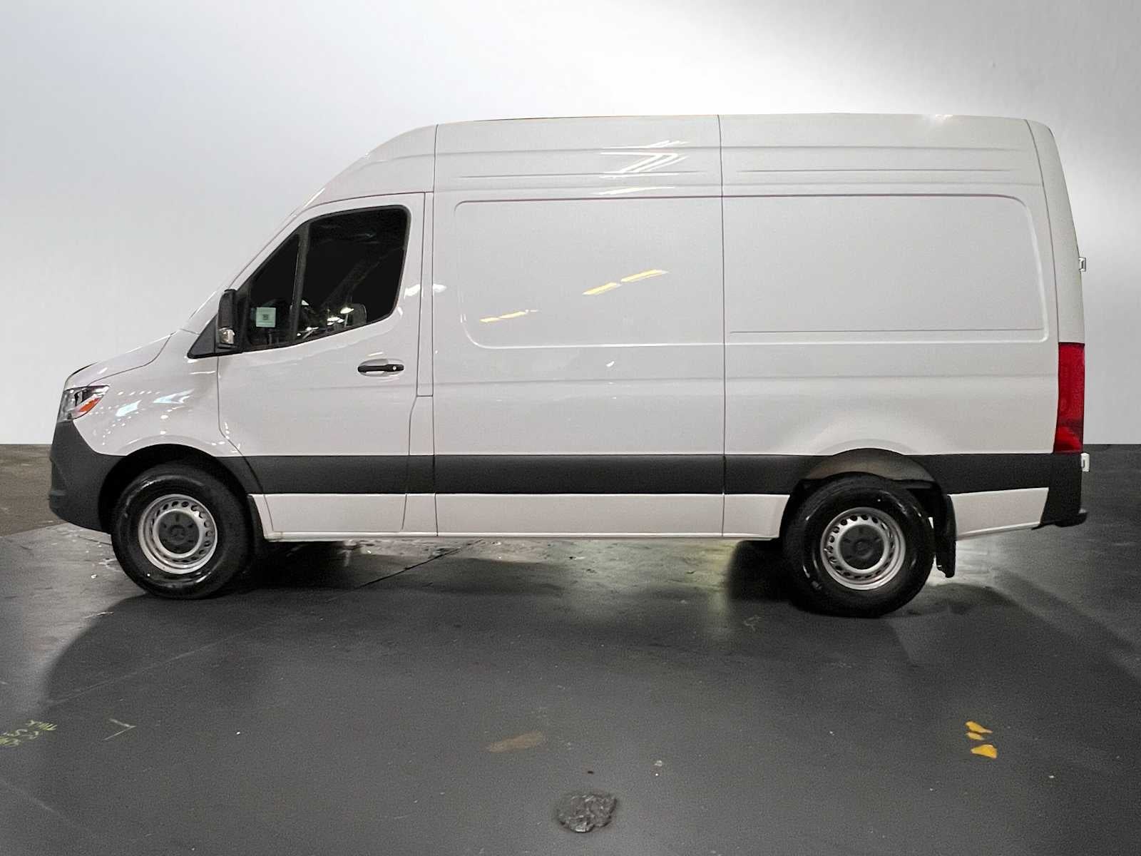 2025 Mercedes-Benz Sprinter Cargo Van 2500 Standard Roof I4 Diesel 144" RWD