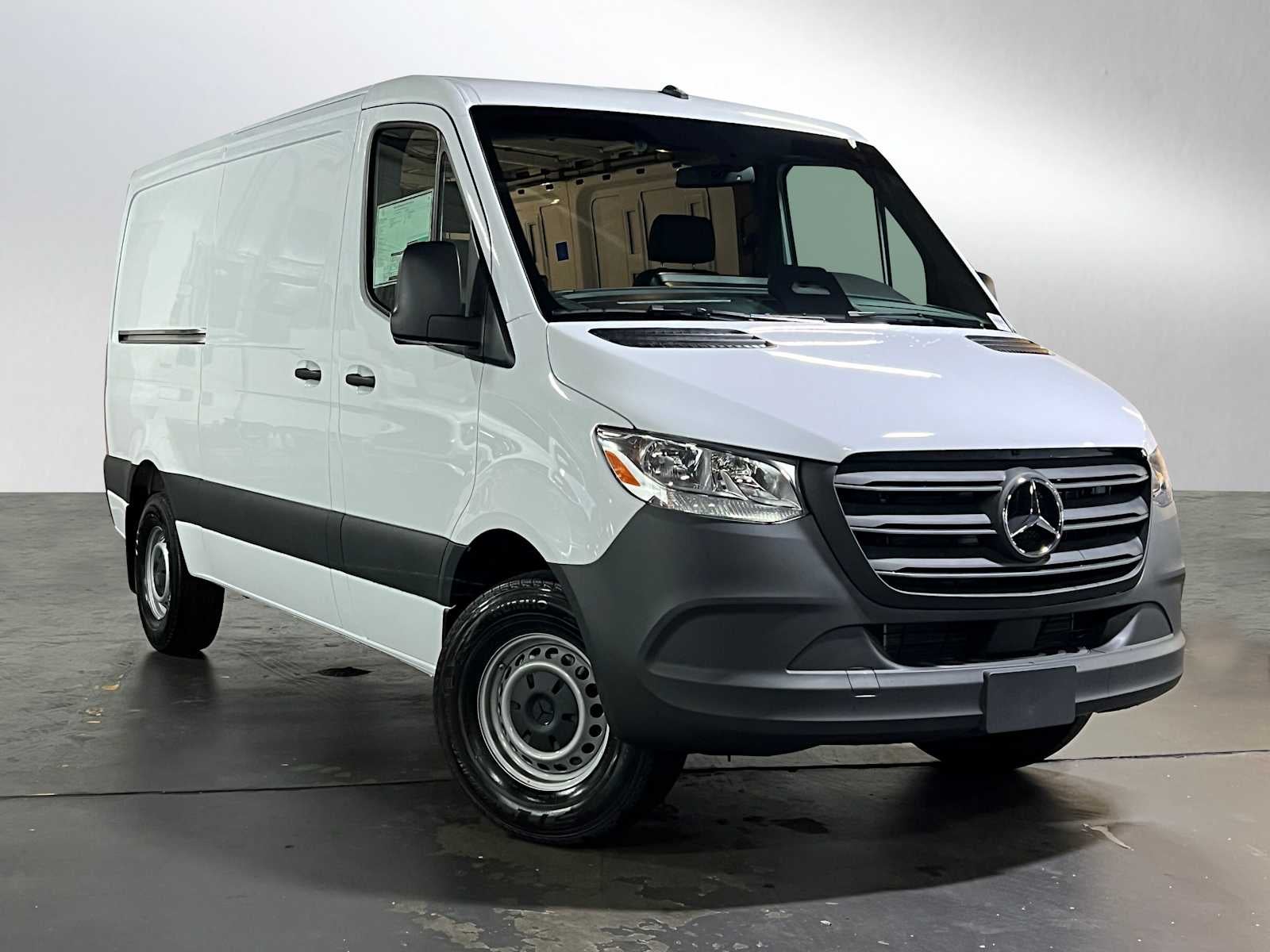 2025 Mercedes-Benz Sprinter Cargo Van 2500 Standard Roof I4 Diesel 144" RWD