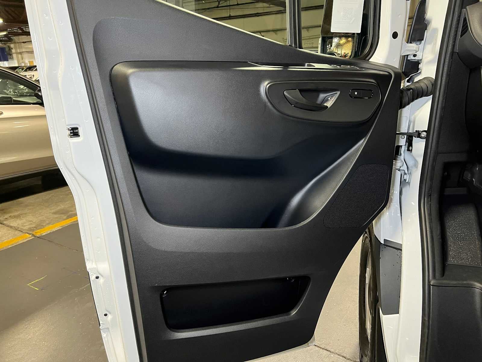 2025 Mercedes-Benz Sprinter Cargo Van 2500 Standard Roof I4 Diesel 144" RWD