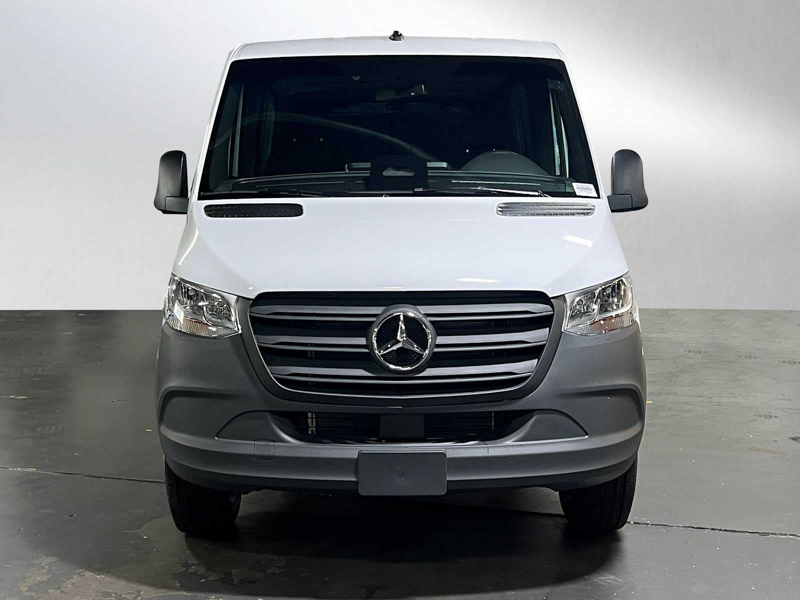 2025 Mercedes-Benz Sprinter Cargo Van 2500 Standard Roof I4 Diesel 144" RWD