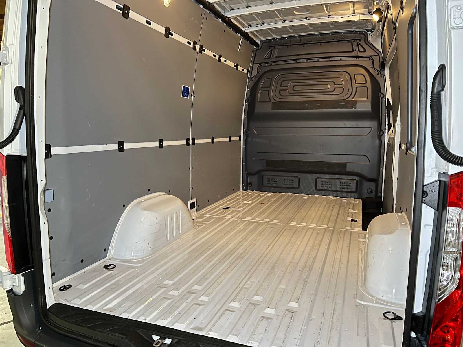 2025 Mercedes-Benz Sprinter Cargo Van 2500 Standard Roof I4 Diesel 144" RWD