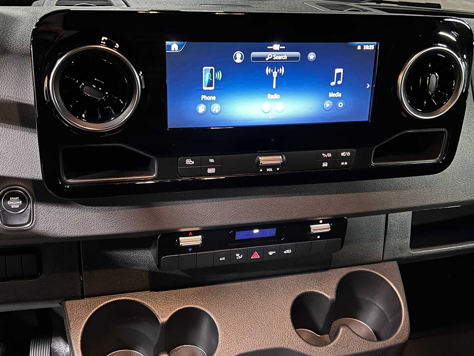 2025 Mercedes-Benz Sprinter Cargo Van 2500 Standard Roof I4 Diesel 144" RWD