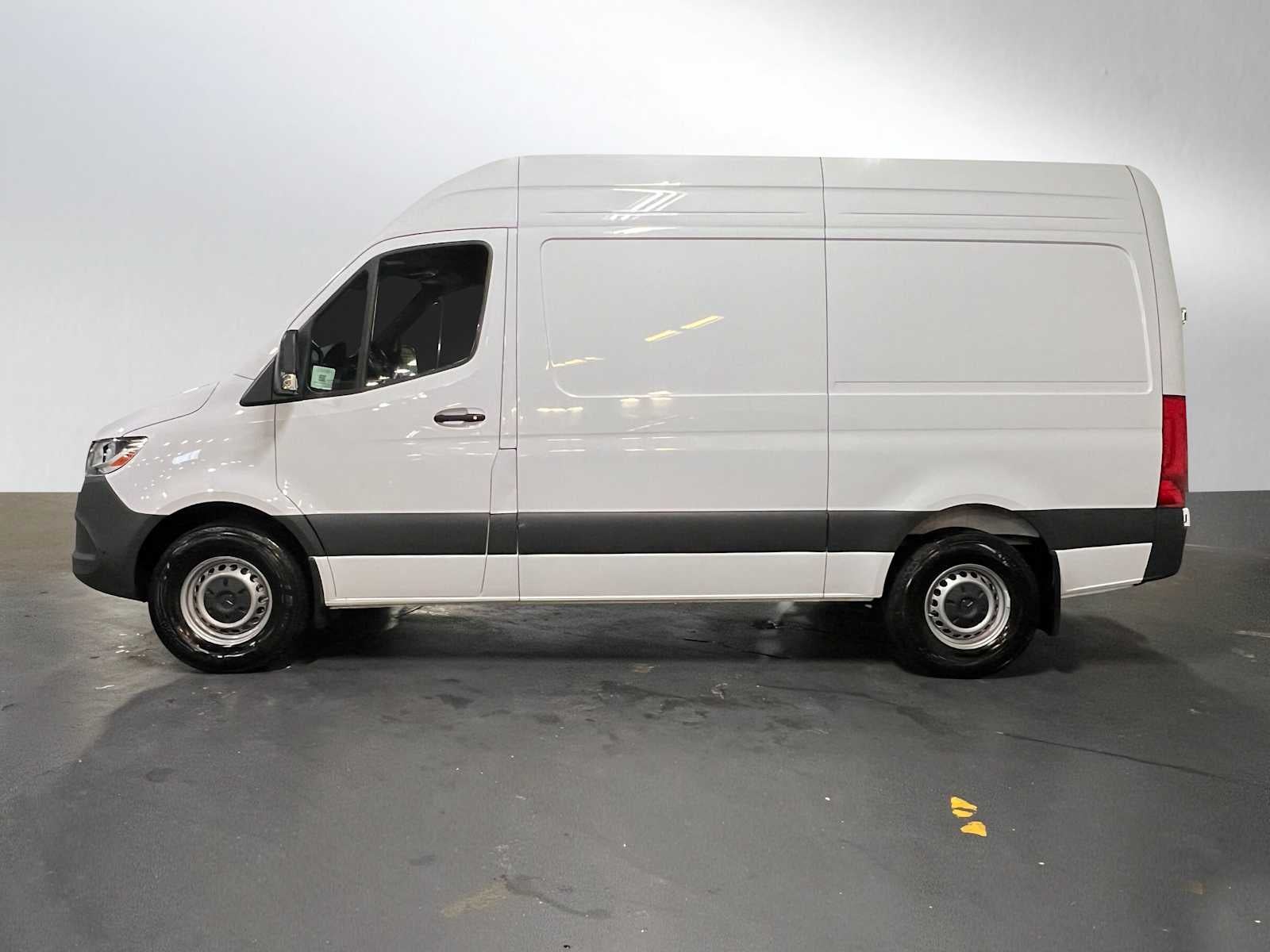 2025 Mercedes-Benz Sprinter Cargo Van 2500 Standard Roof I4 Diesel 144" RWD