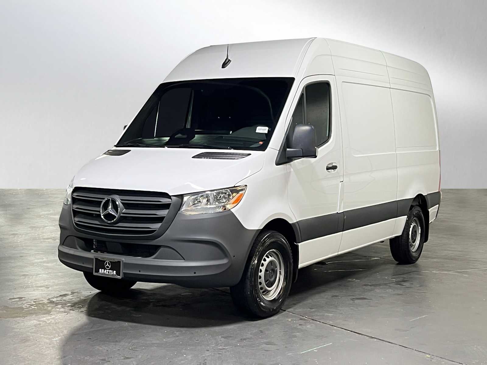 2025 Mercedes-Benz Sprinter Cargo Van 2500 Standard Roof I4 Diesel 144" RWD